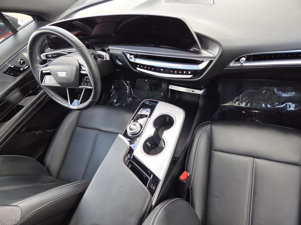 Used 2024 Cadillac Lyriq Tech w/ Driver Assist Package AWD/4WD image 23