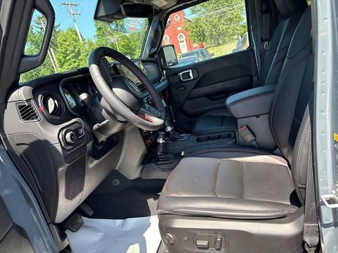 Used 2024 Jeep Wrangler Unlimited Rubicon AWD/4WD image 8