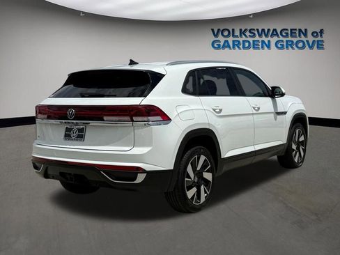 Used 2024 Volkswagen Atlas Cross Sport SE FWD image 7