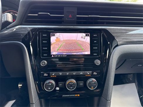 Used 2020 Volkswagen Passat 2.0T R-Line image 31