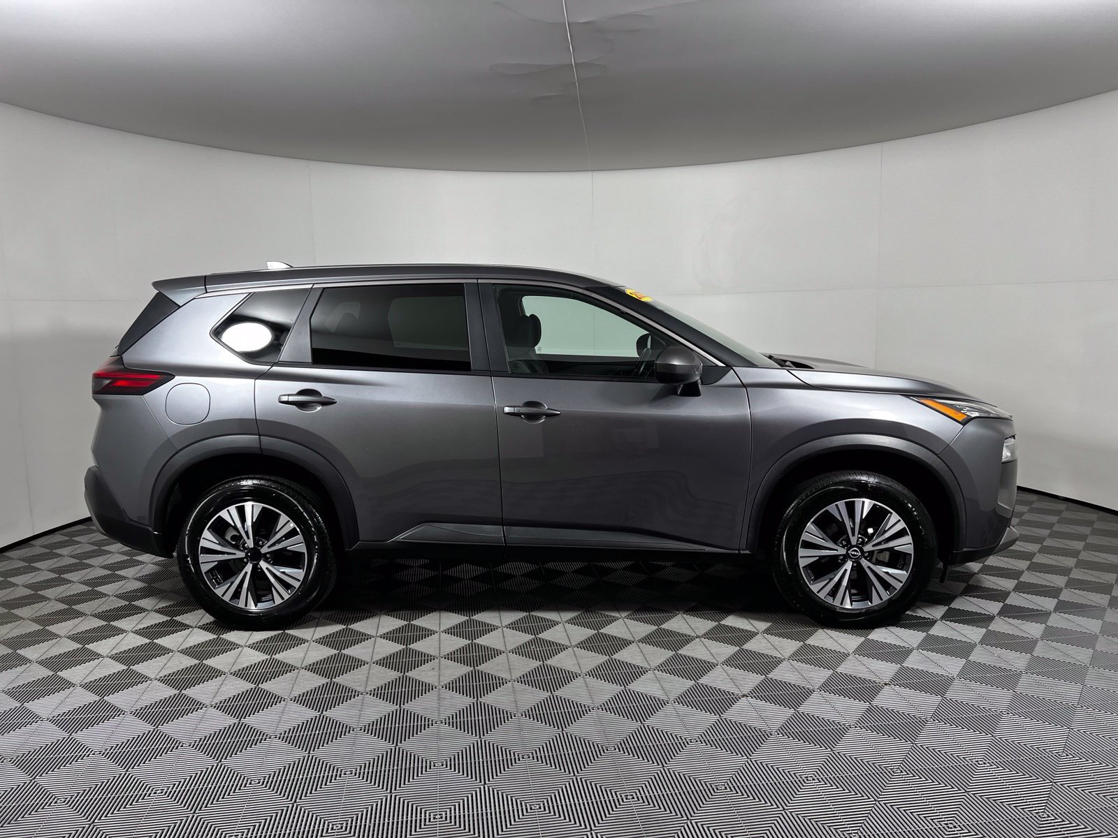 Used 2023 Nissan Rogue SV AWD/4WD image 4