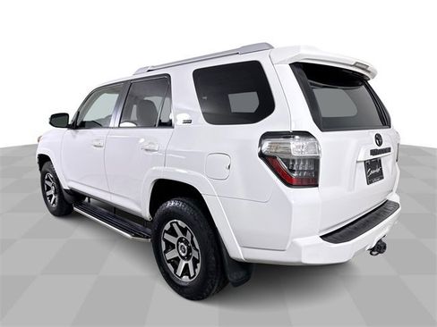 Used 2018 Toyota 4Runner SR5 image 6