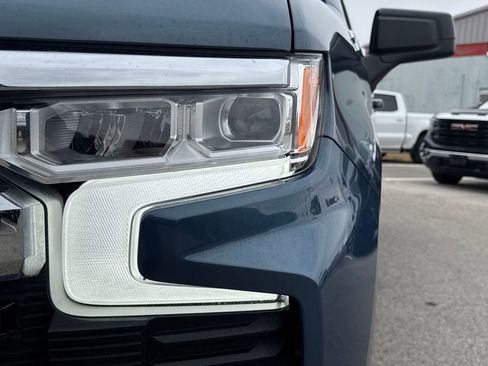 Used 2024 Chevrolet Silverado 1500 LT w/ Z71 Off-Road Package image 11