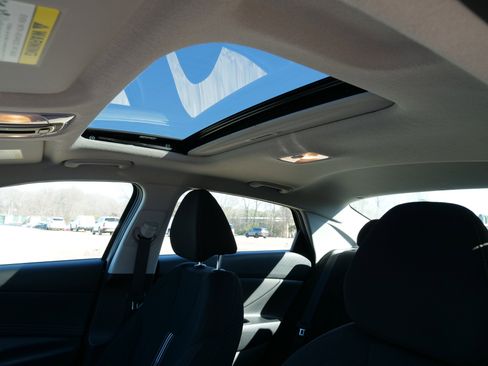 Used 2024 Hyundai Elantra SEL w/ Convenience Package image 27