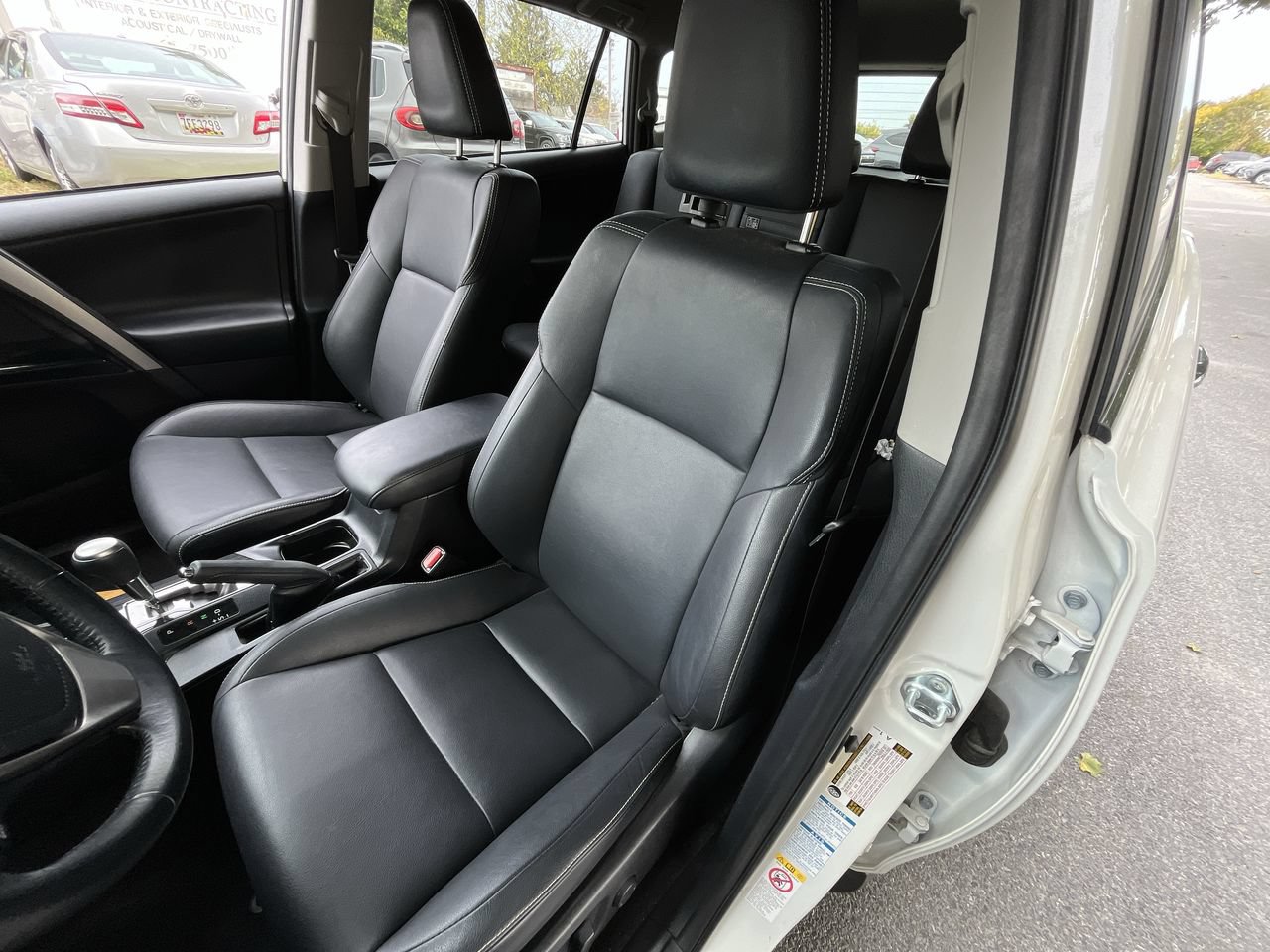 Used 2018 Toyota RAV4 Limited AWD/4WD image 5