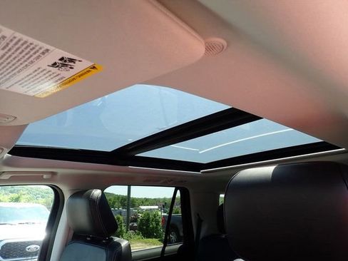 Used 2025 Ford Expedition Platinum AWD/4WD image 26