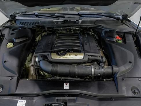 Used 2017 Porsche Cayenne AWD/4WD image 76