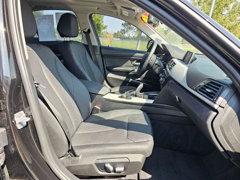 Used 2018 BMW 320i xDrive Sedan AWD/4WD image 10