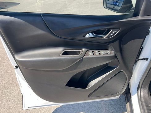 Used 2019 Chevrolet Equinox LT image 17