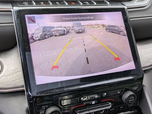 Used 2025 Jeep Grand Cherokee Overland AWD/4WD image 18