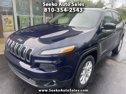 Used 2015 Jeep Cherokee Latitude w/ Cold Weather Group AWD/4WD image 1