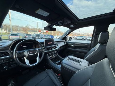 Used 2022 GMC Yukon SLT w/ SLT Luxury Package image 26