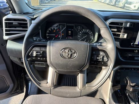 Used 2022 Toyota Tundra SR5 w/ SR5 Convenience Package AWD/4WD image 21