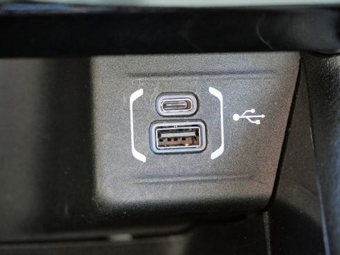 Used 2024 Jeep Compass Latitude image 28