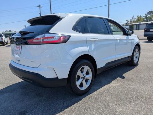 Used 2023 Ford Edge SE image 4