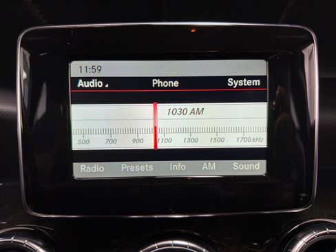 Used 2014 Mercedes-Benz CLA 250 image 21