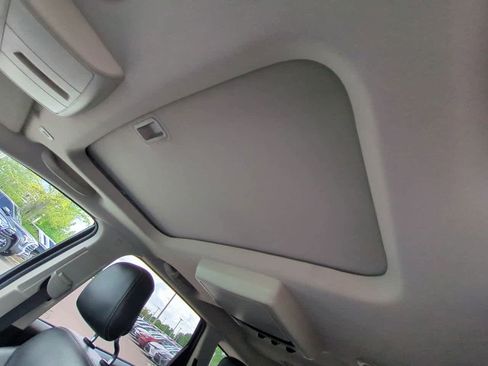 Used 2018 Dodge Journey Crossroad w/ Nav & Sun Group FWD image 20