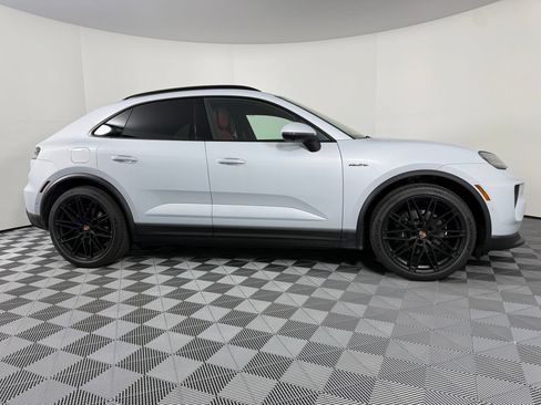 Certified 2026 Porsche Macan Electric RWD image 8