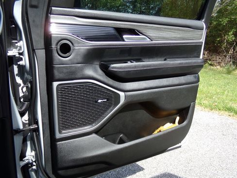 Used 2023 Jeep Wagoneer Series III w/ Convenience Group I image 46