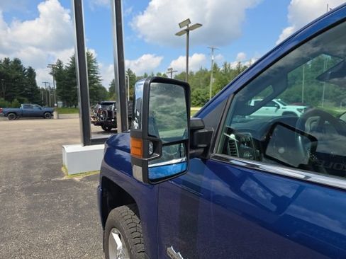 Used 2018 Chevrolet Silverado 2500 High Country AWD/4WD image 11