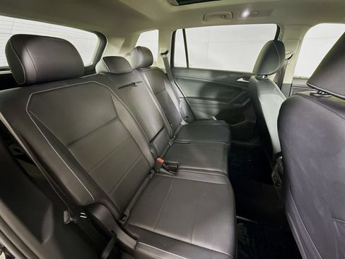 Used 2021 Volkswagen Tiguan SEL AWD/4WD image 26