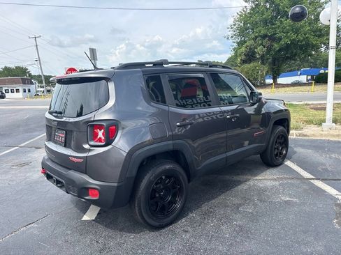 Used 2016 Jeep Renegade Trailhawk w/ Premium Trailhawk Package AWD/4WD image 3