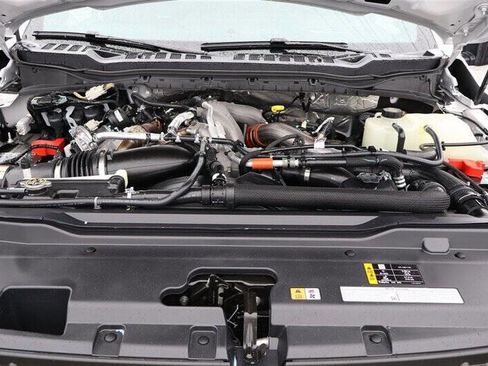 Used 2026 Ford F450 Platinum w/ FX4 Off-Road Package image 9