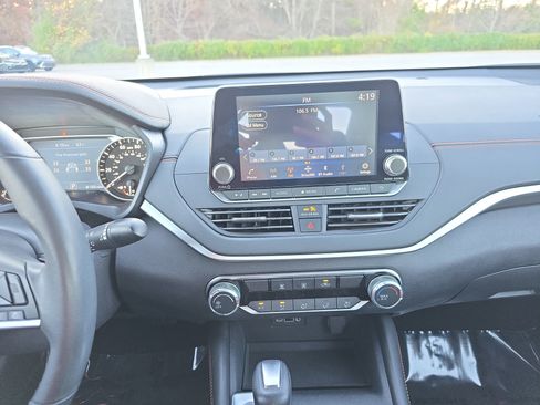 Used 2022 Nissan Altima 2.5 SR image 17