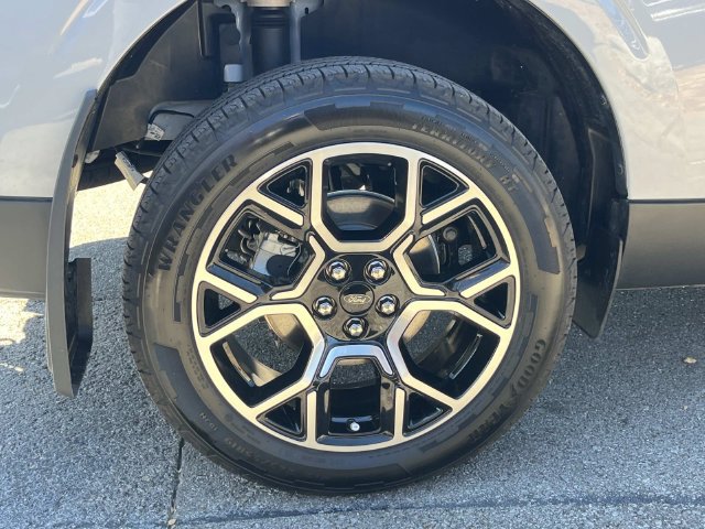 Used 2025 Ford Maverick Lariat w/ 4K Tow Package AWD/4WD image 11
