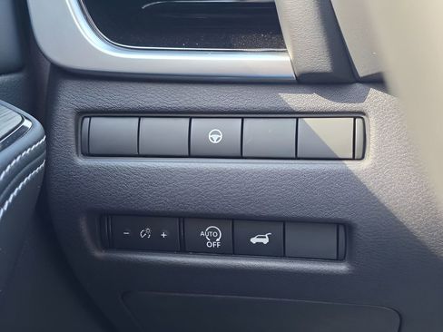 Used 2025 Nissan Rogue SL image 24