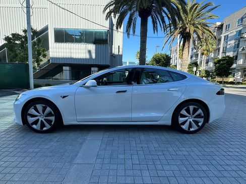 Used 2020 Tesla Model S Long Range Plus image 5