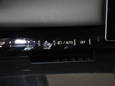 Used 2025 BMW 530i xDrive AWD/4WD image 35