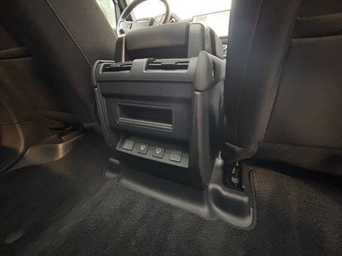 Used 2025 Land Rover Defender 110 S image 20