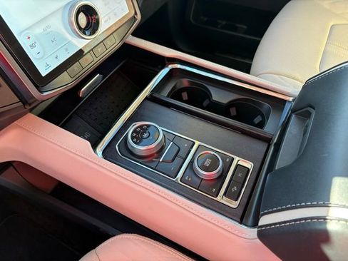 Used 2022 Ford Expedition Platinum image 20