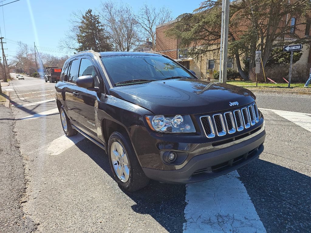 Used 2015 Jeep Compass Sport w/ Power Value Group FWD image 3