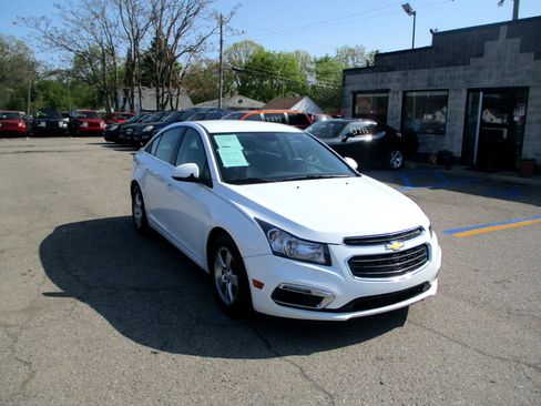 Used 2016 Chevrolet Cruze LT image 1