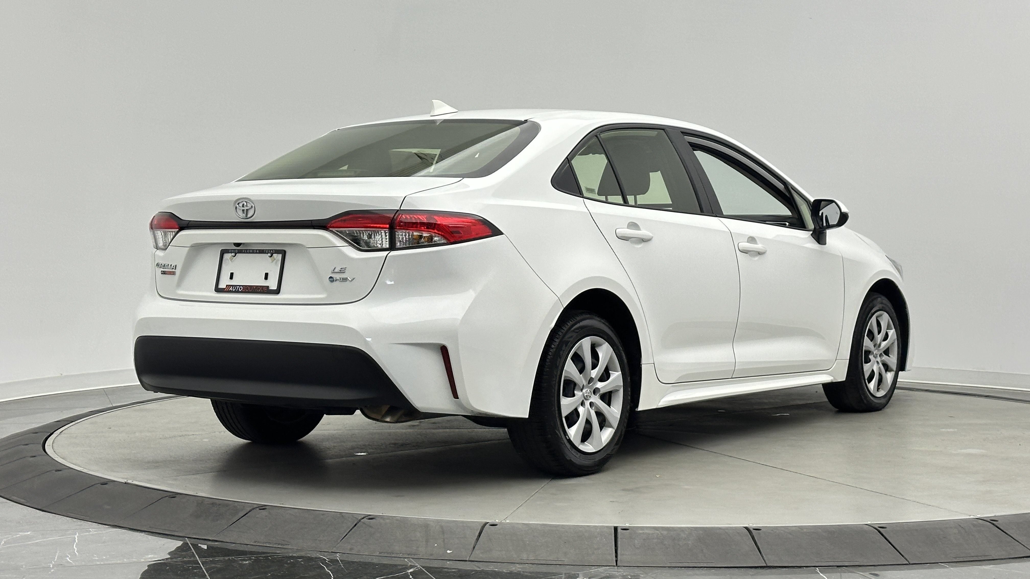 Used 2026 Toyota Corolla LE FWD image 7