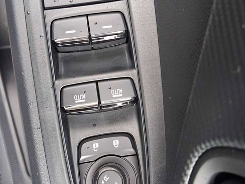 Certified 2025 Subaru Crosstrek 2.0i Premium image 13