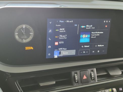 Certified 2025 Lexus ES 300h w/ Premium Package image 23