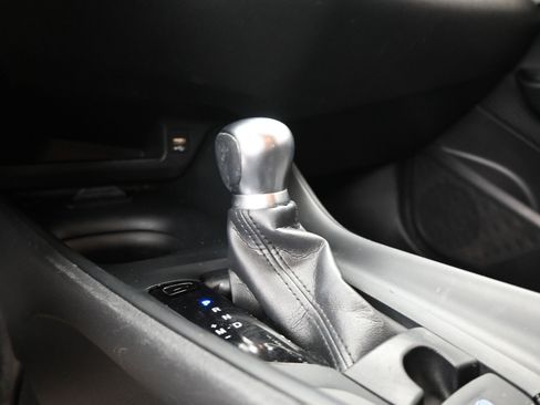 Used 2020 Toyota C-HR LE FWD image 15