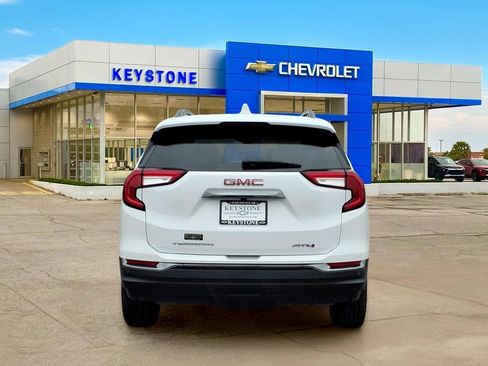 Used 2024 GMC Terrain AT4 AWD/4WD image 6