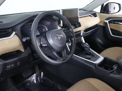 Used 2025 Toyota RAV4 XLE AWD/4WD image 24