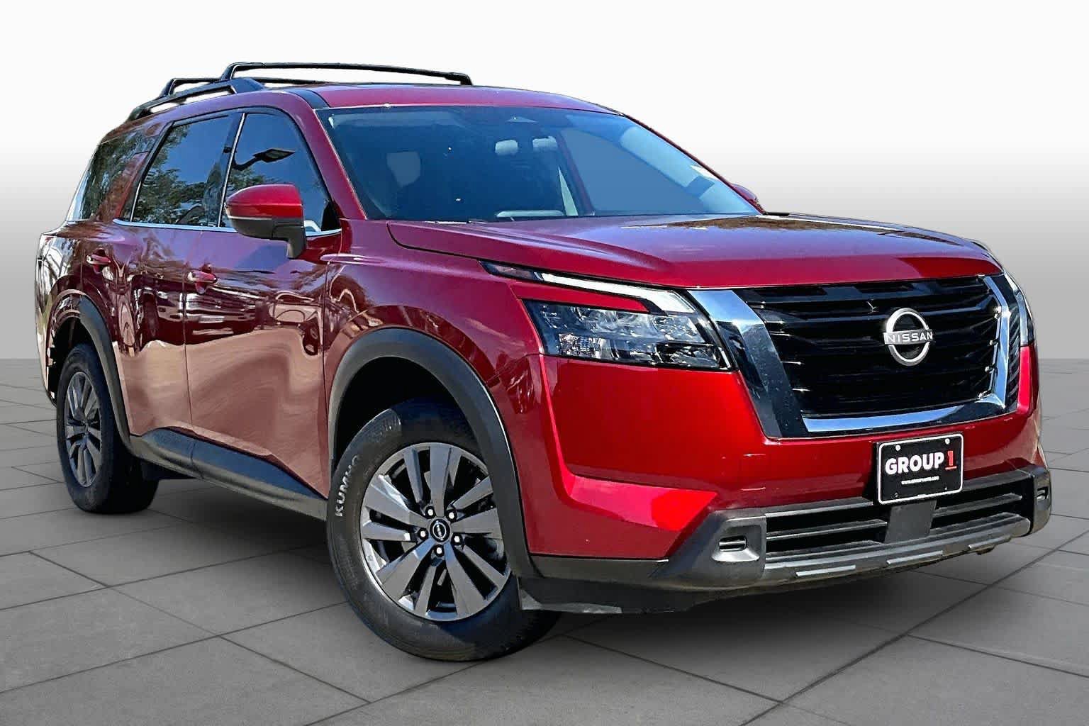 Used 2024 Nissan Pathfinder SV w/ SV Premium Package FWD image 3