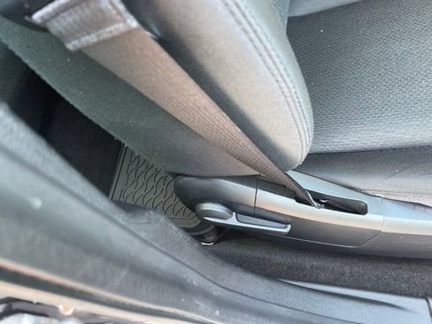Used 2011 Chrysler 200 Touring FWD image 40