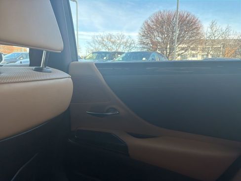 Certified 2021 Lexus ES 250 w/ Premium Package image 20