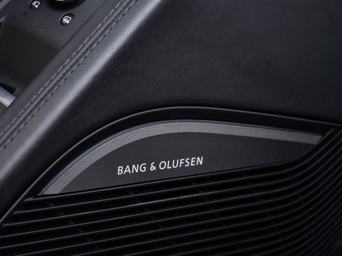 Used 2017 Audi R8 V10 w/ Carbon Exterior Package image 20