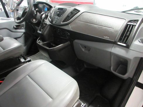 Used 2018 Ford Transit 250 130 Medium Roof RWD image 21