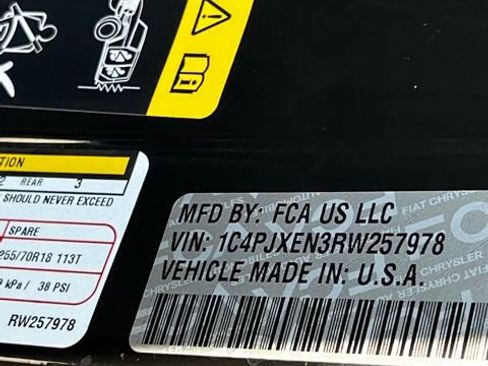 Used 2024 Jeep Wrangler Sahara image 33