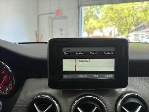 Used 2015 Mercedes-Benz GLA 250 4MATIC image 32