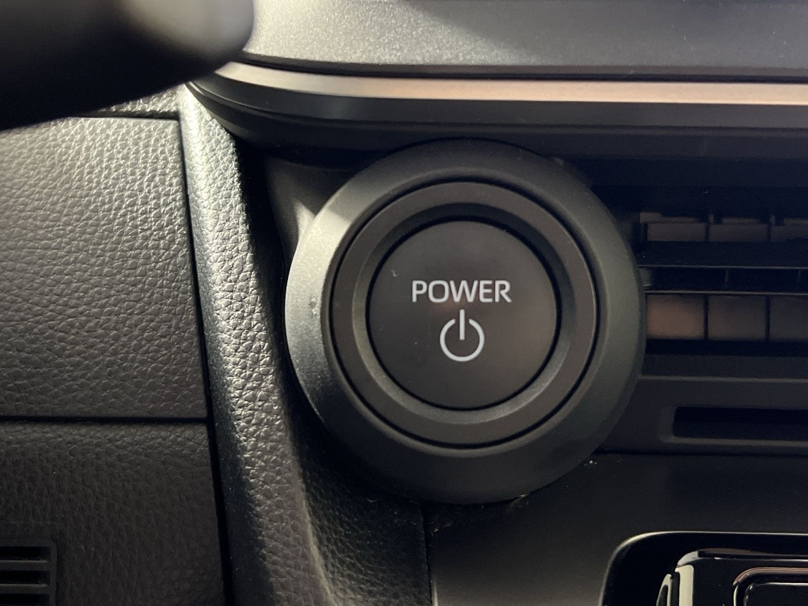 Used 2026 Toyota Prius LE FWD image 35